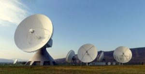 radar-dish-63013_960_720 رادار الطائرات